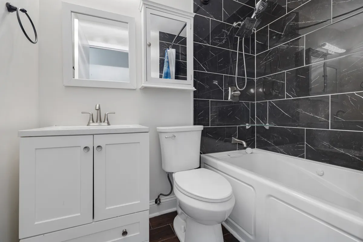 207 Hampdon Court IL