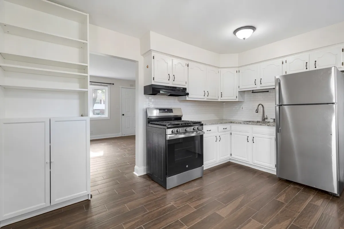 207 Hampdon Court IL