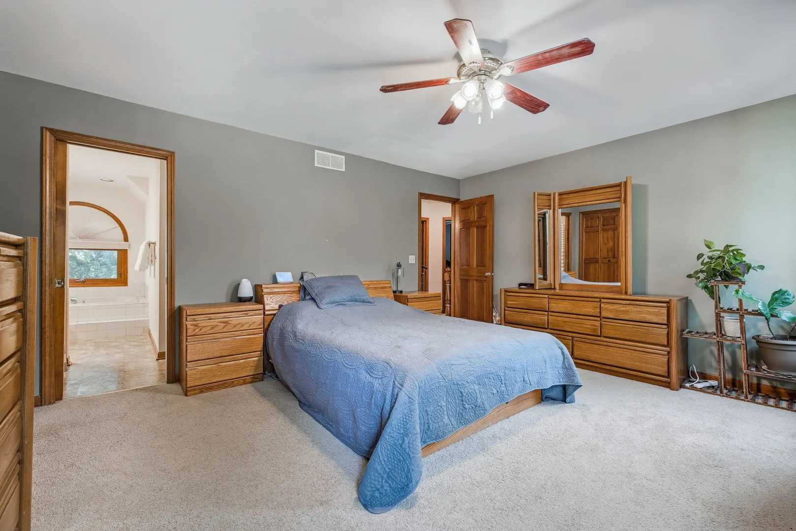 2483 Lakeside Drive IL
