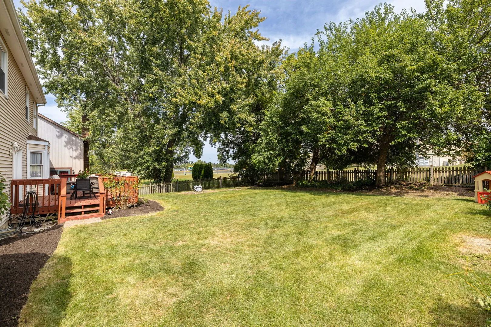 2483 Lakeside Drive IL