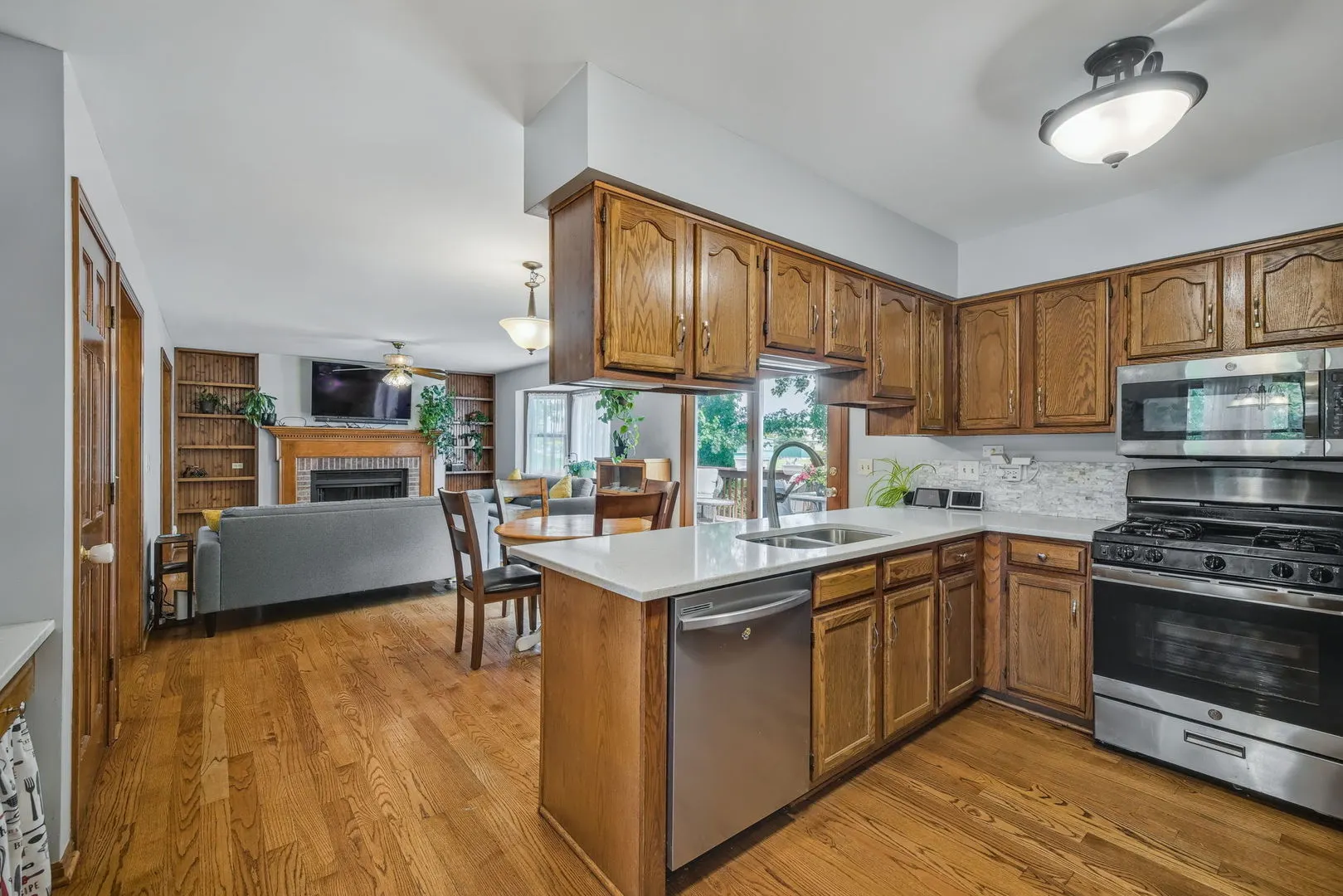 2483 Lakeside Drive IL