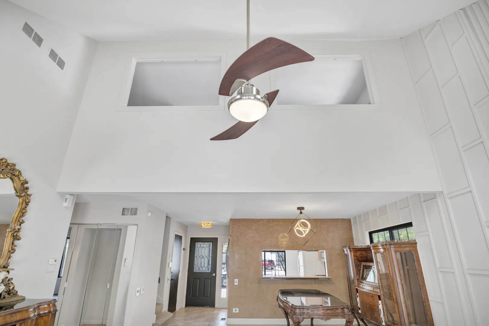 117 Oneida Court IL