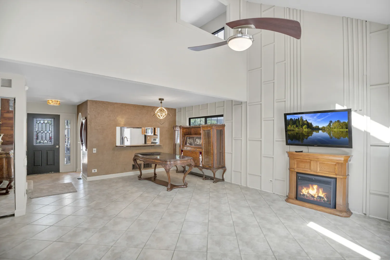 117 Oneida Court IL