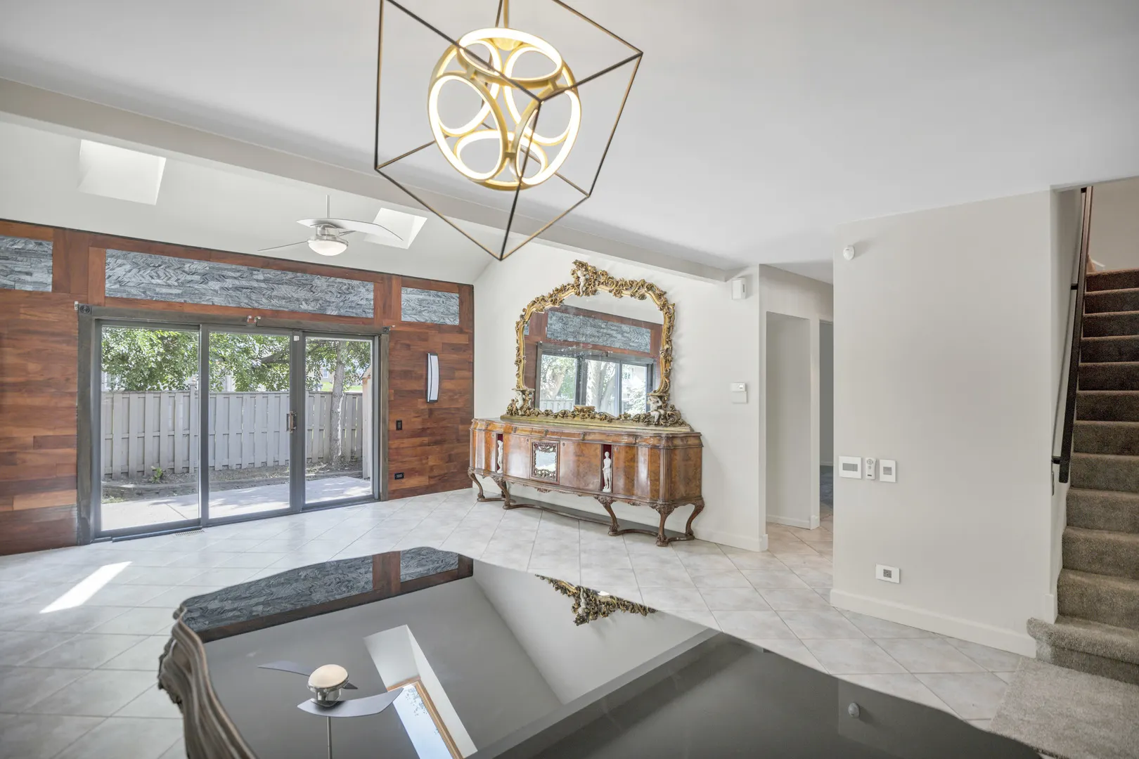 117 Oneida Court IL