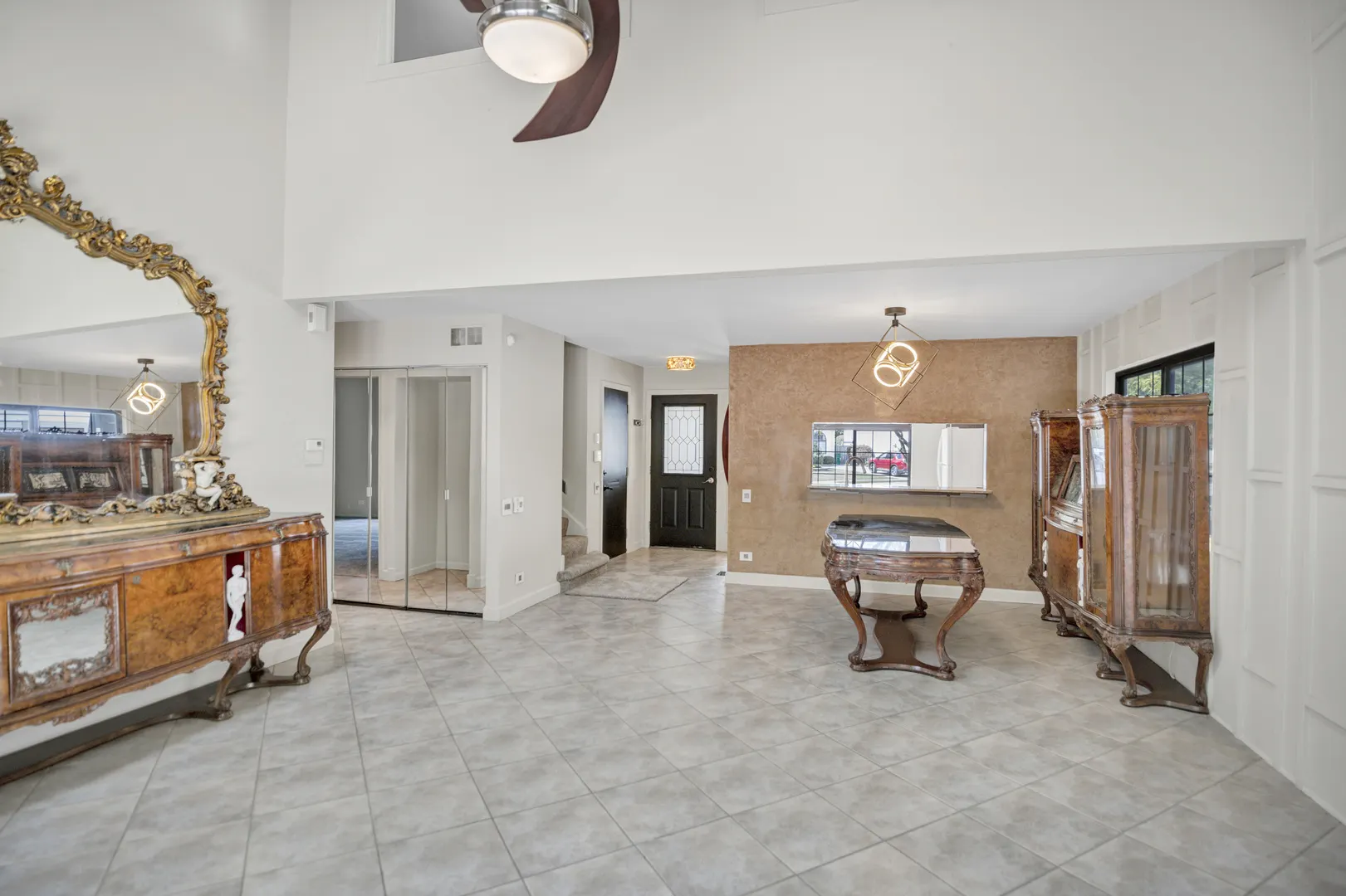 117 Oneida Court IL