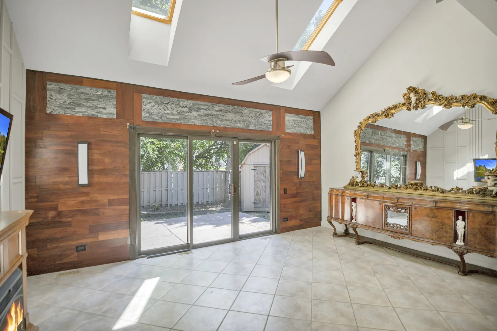 117 Oneida Court IL