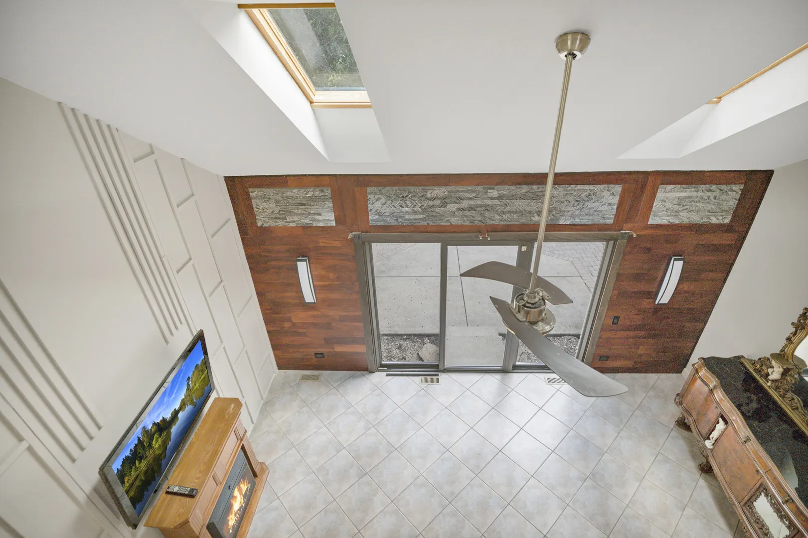 117 Oneida Court IL