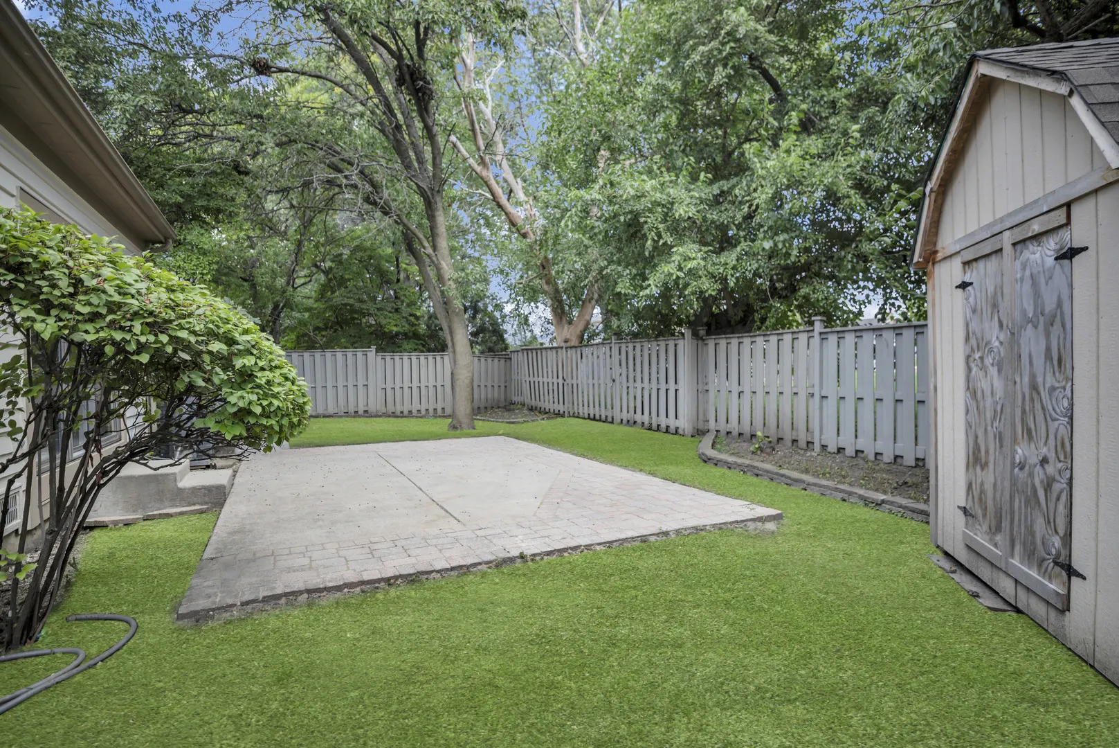 117 Oneida Court IL