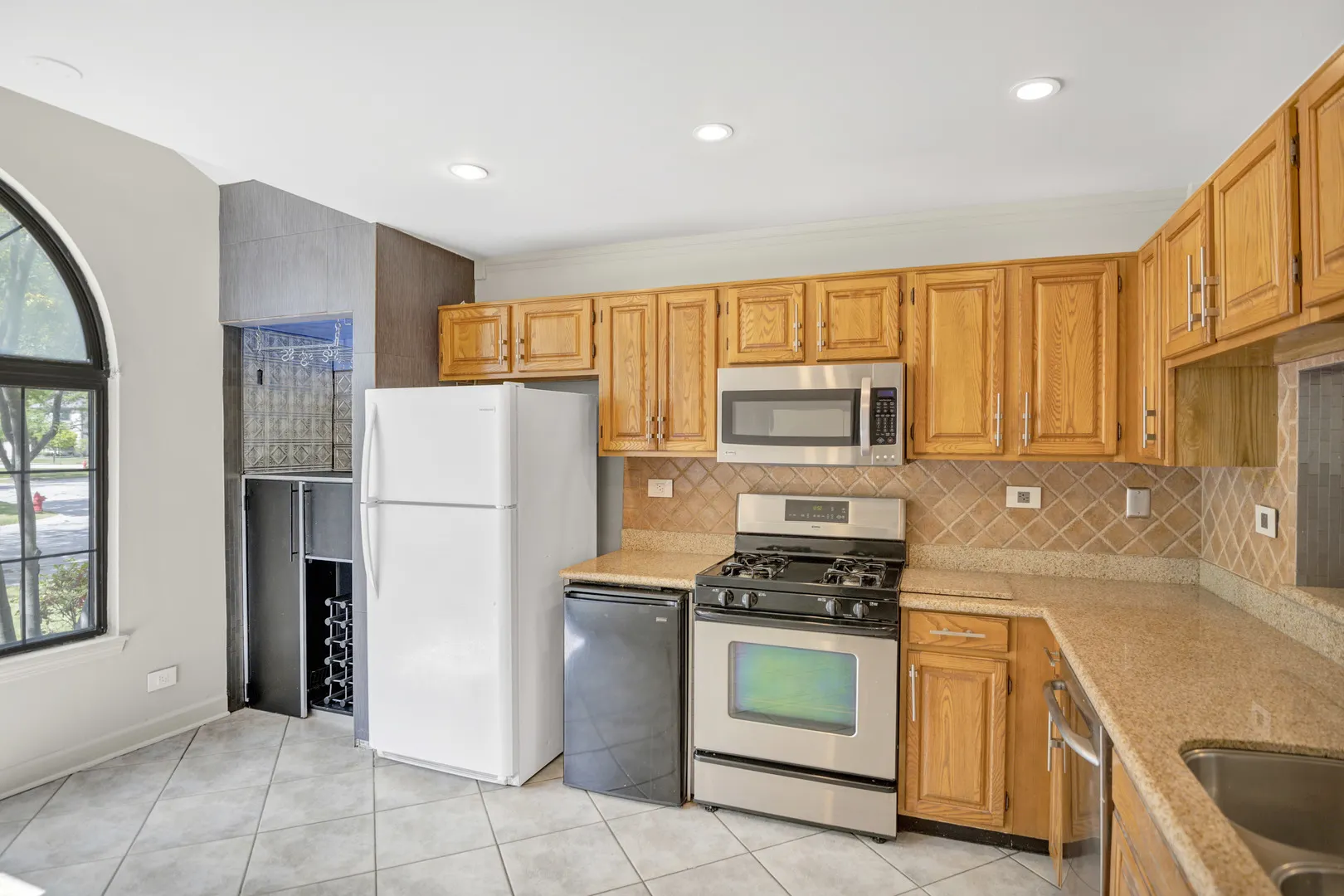 117 Oneida Court IL