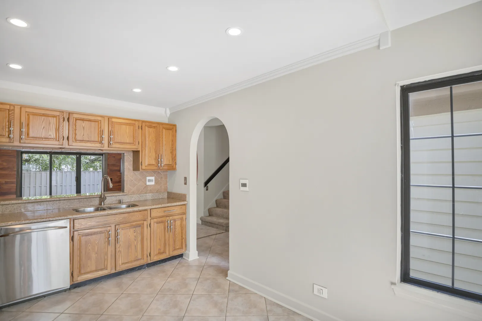 117 Oneida Court IL