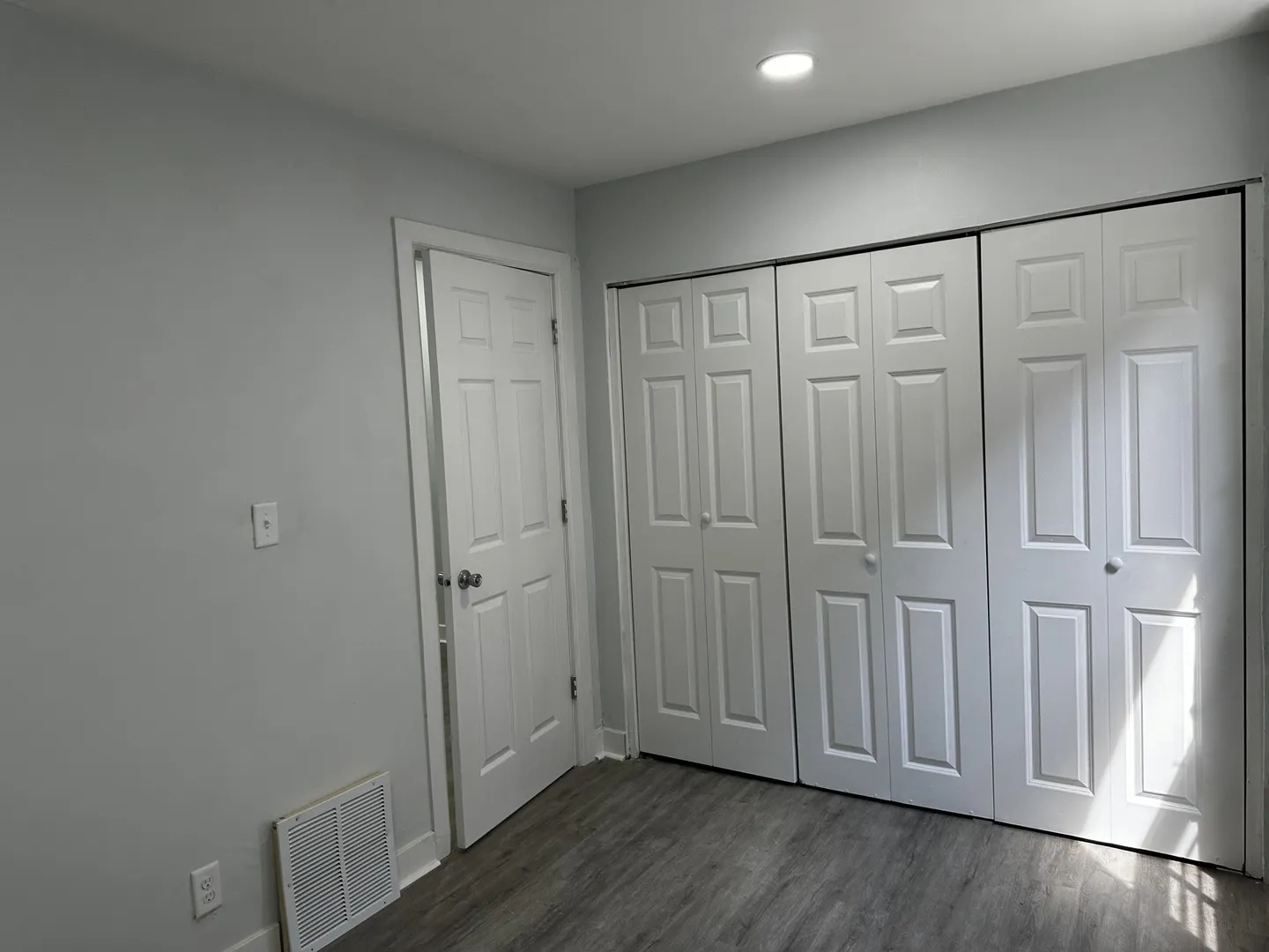 7621 S Eberhart Avenue IL