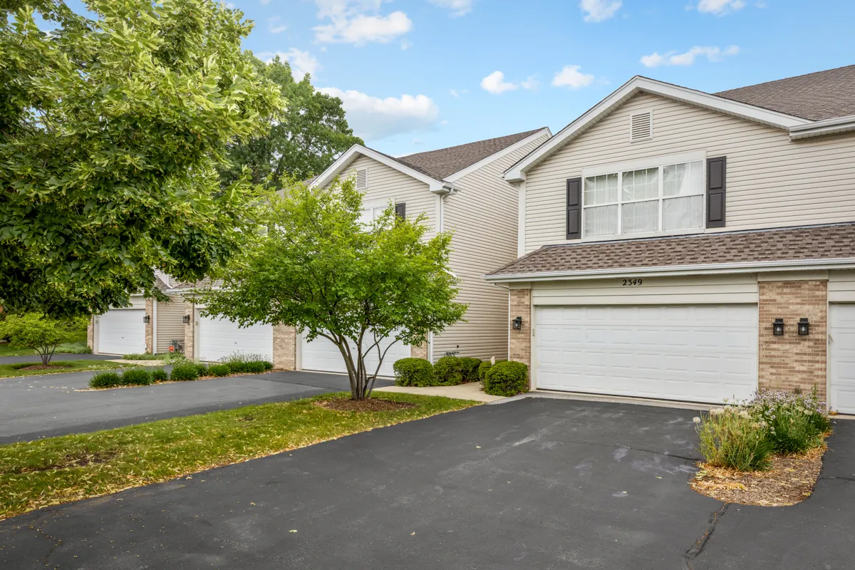 2349 Stoughton Circle IL