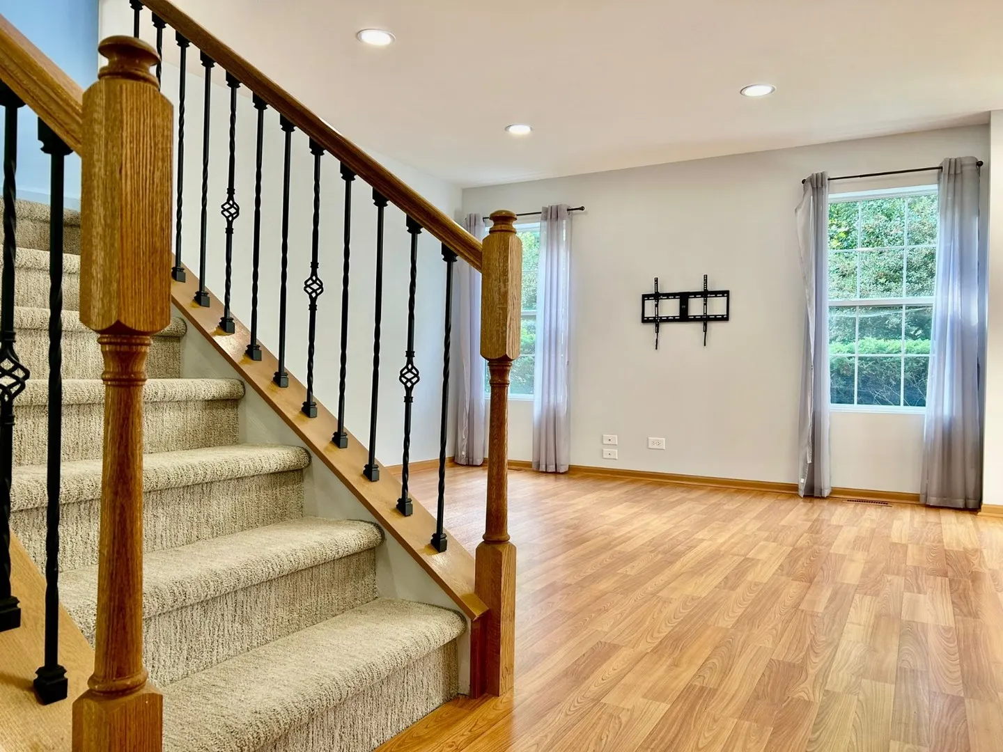 2349 Stoughton Circle IL