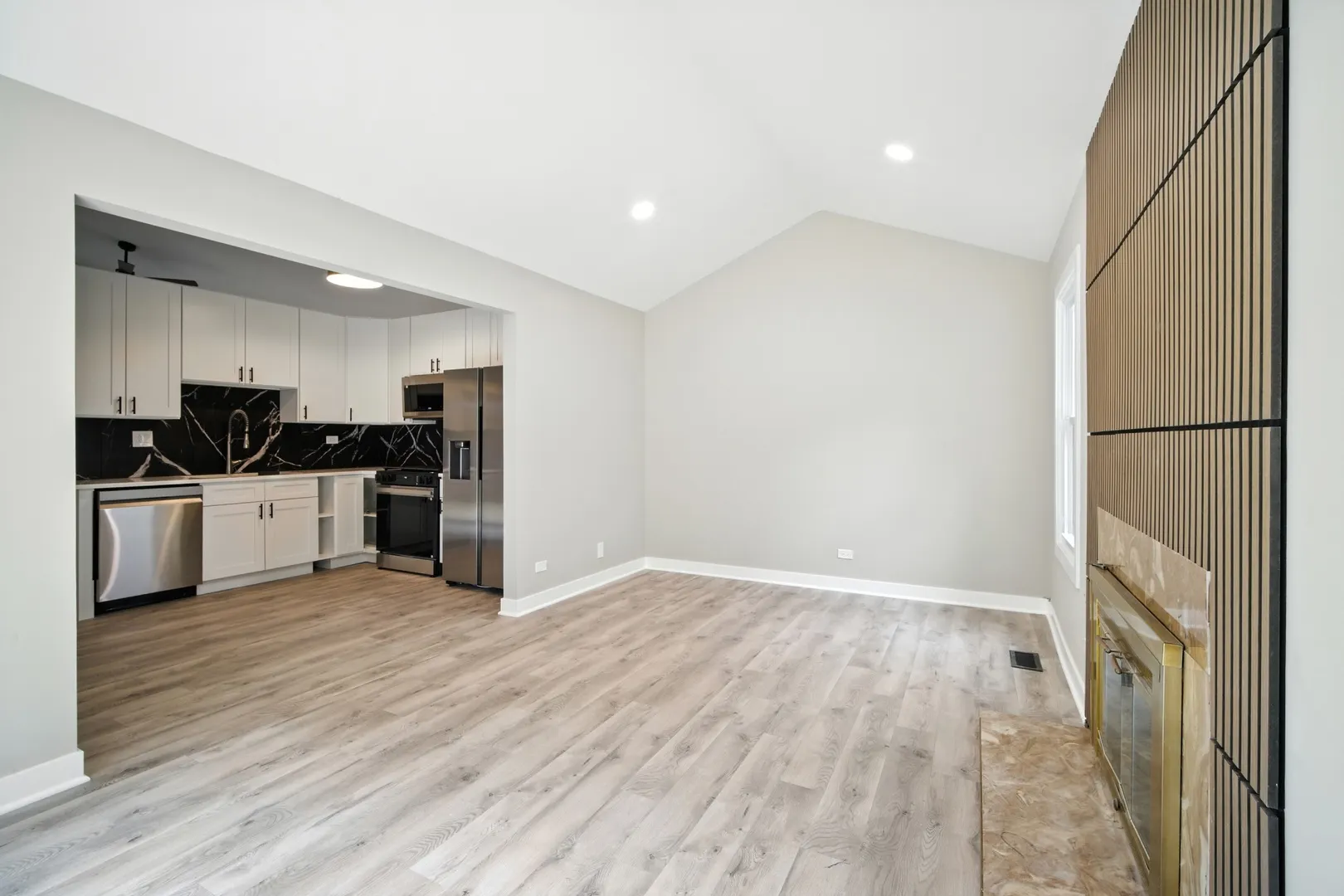 93 Bedford Road 93 IL