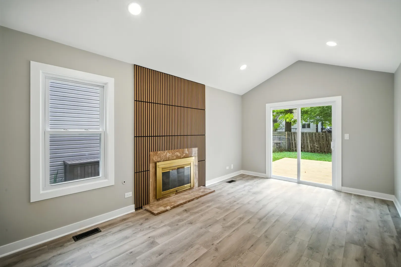 93 Bedford Road 93 IL
