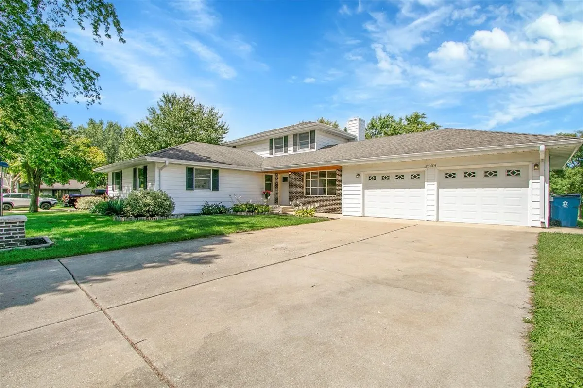 25734 W Hickory Court IL