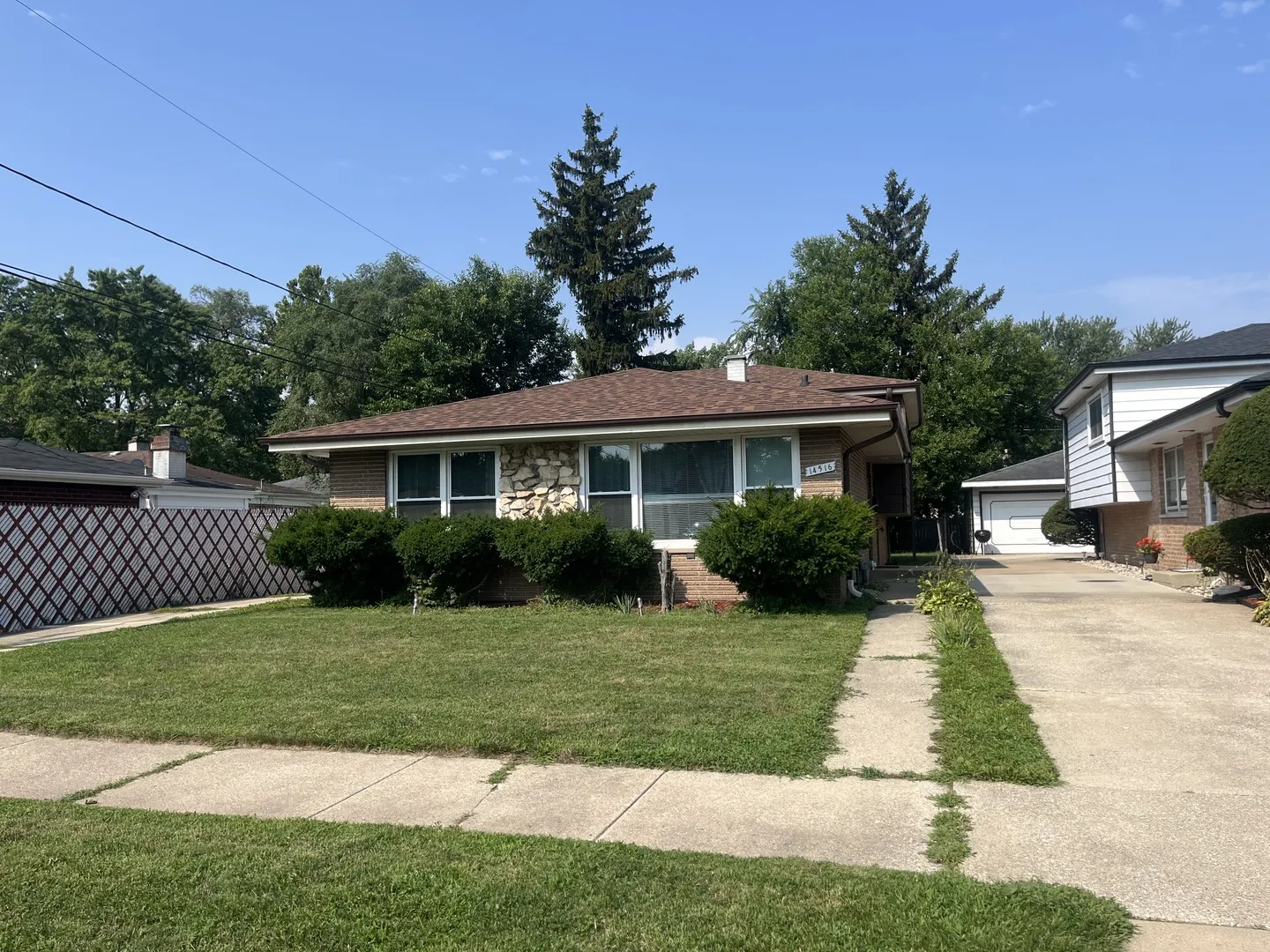 14516 Harper Avenue IL