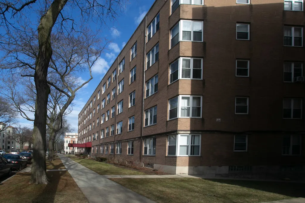 7333 N Ridge Boulevard 105 IL