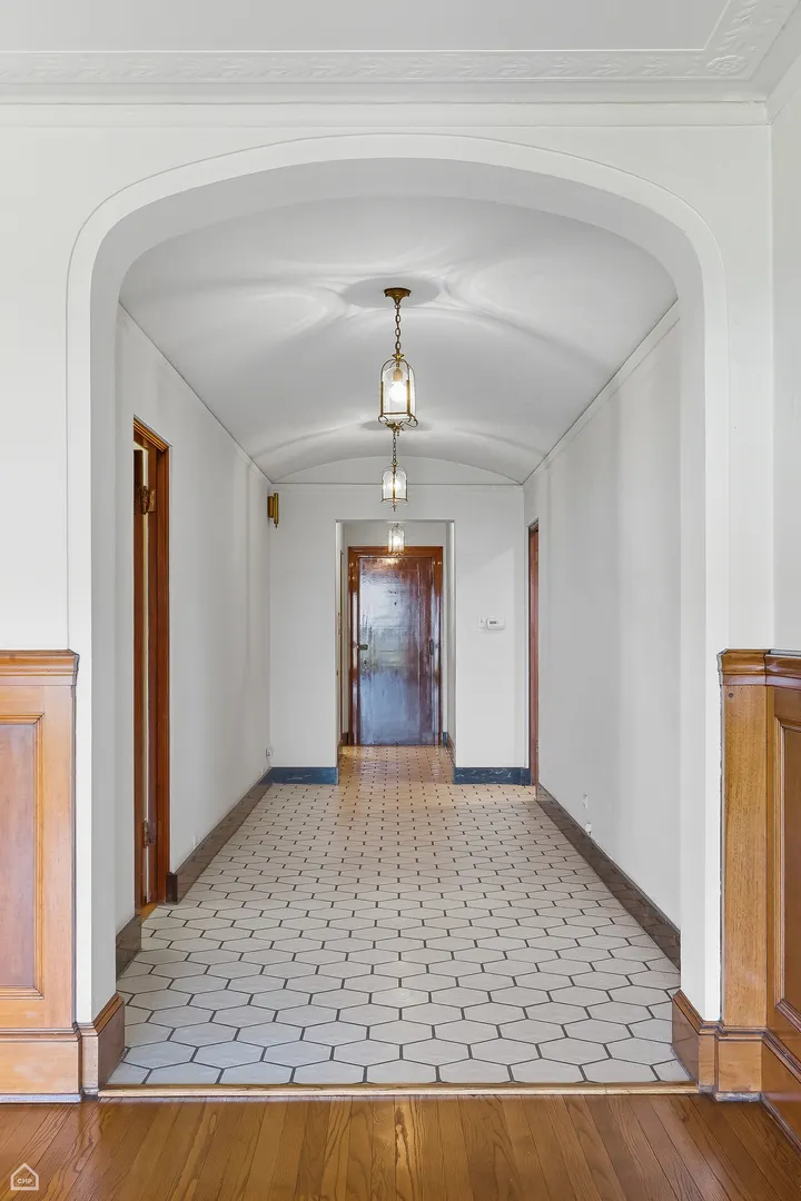 5830 S Stony Island Avenue 9A IL