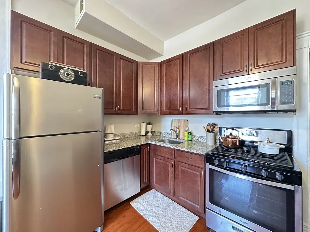 1407 W Erie Street 2R IL
