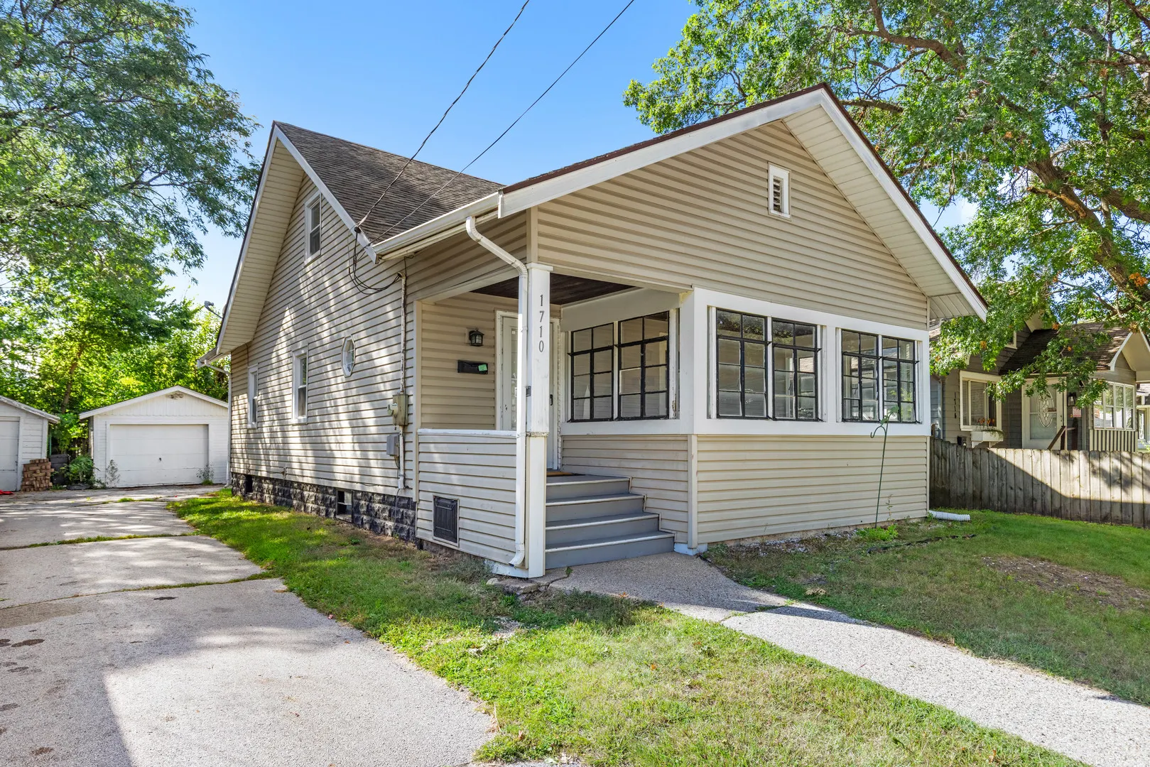 1710 N Winnebago Street IL