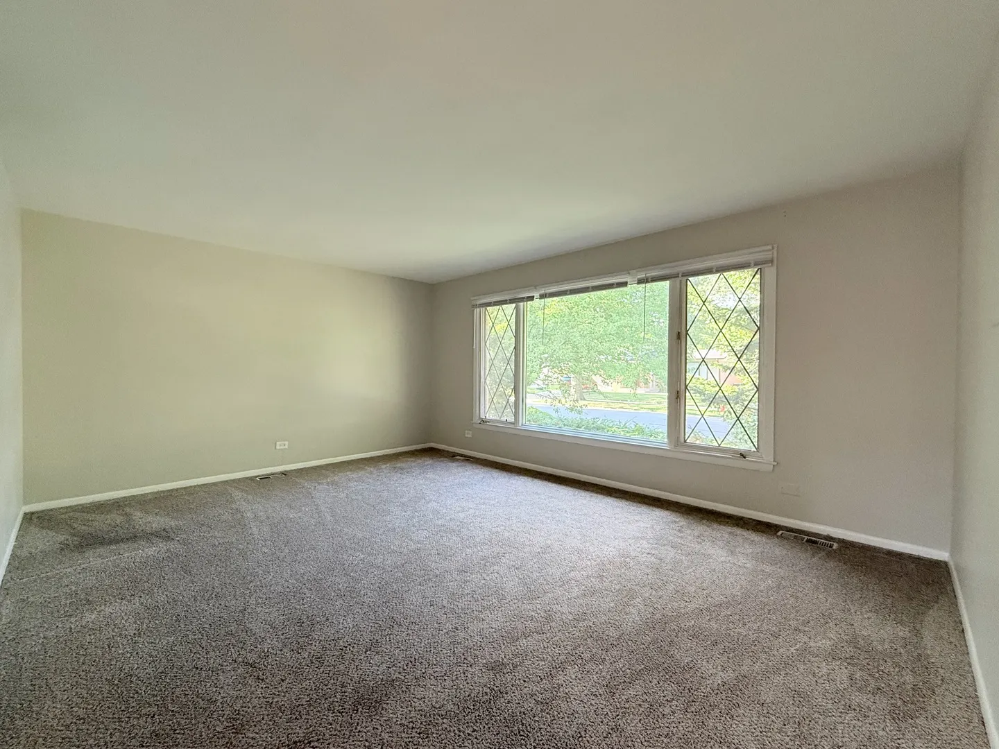 1122 W Iowa Street IL