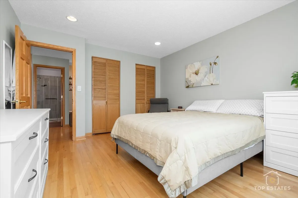 1227 S Old Wilke Road 12-209 IL