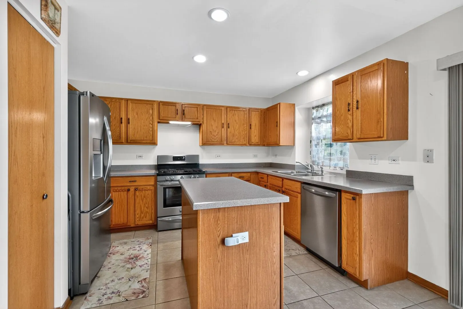 1544 Suncrest Lane IL