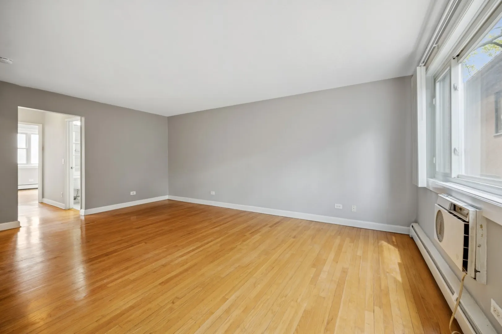 820 Seward Street 2D IL