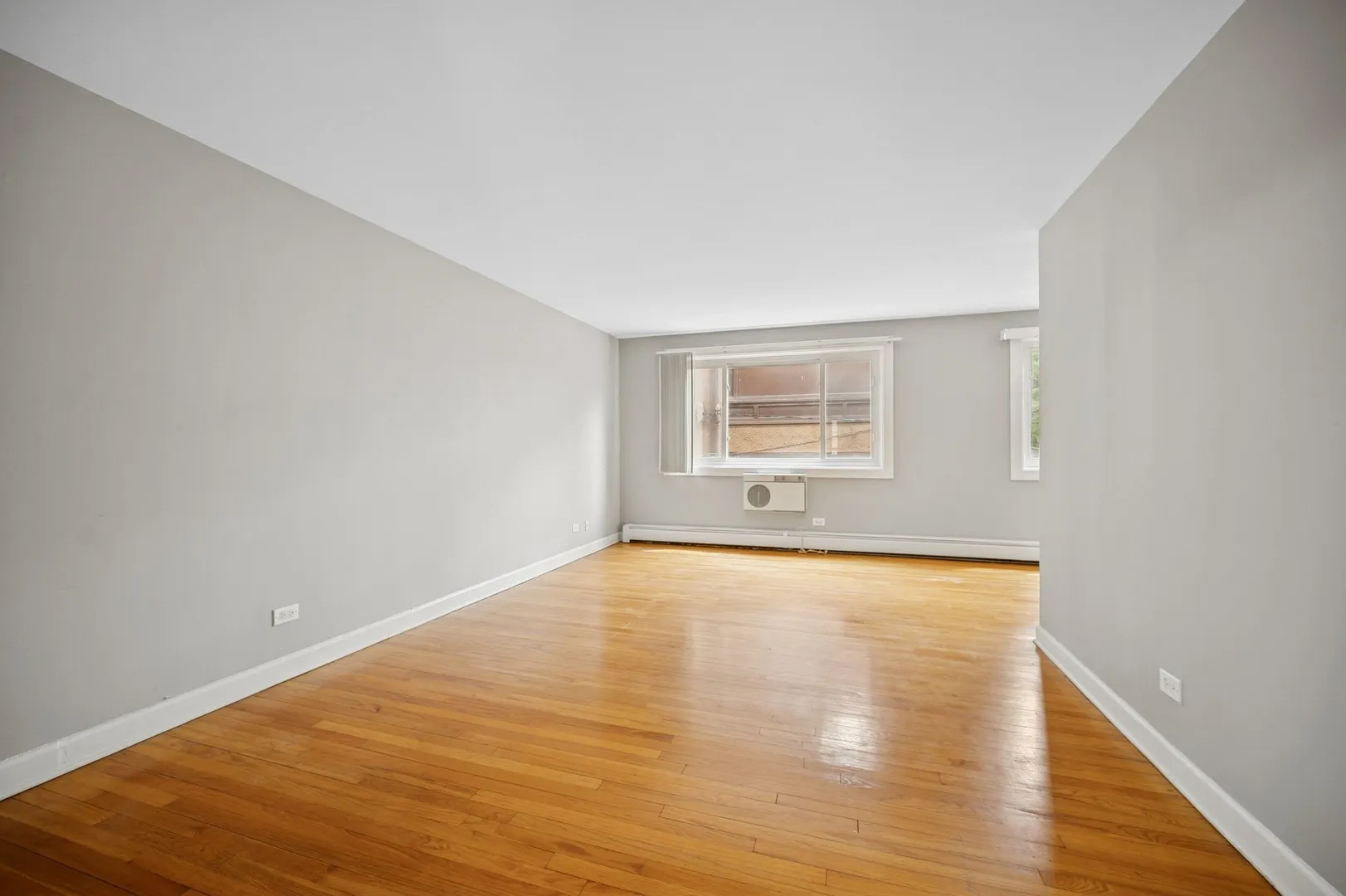 820 Seward Street 2D IL