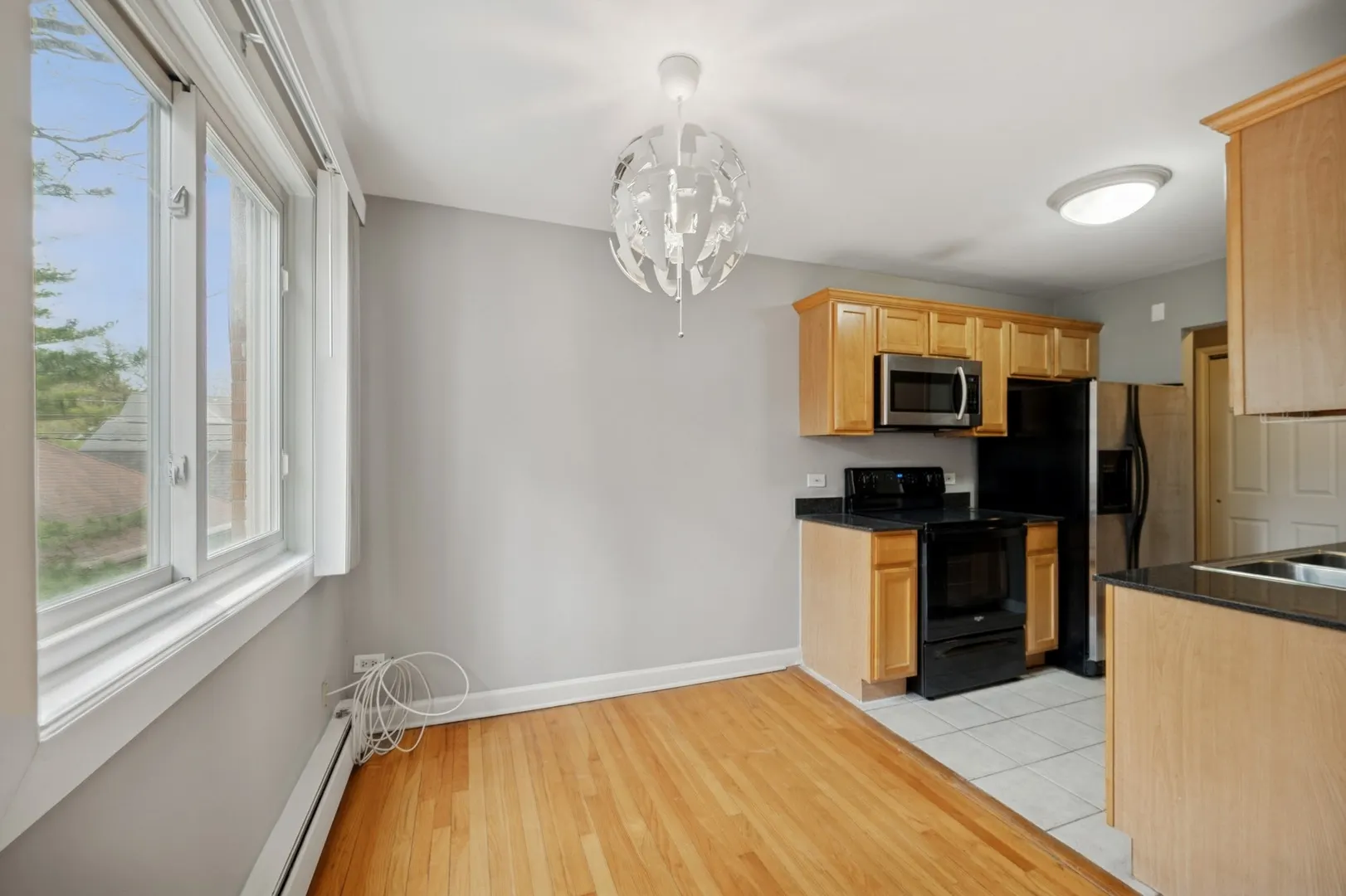 820 Seward Street 2D IL