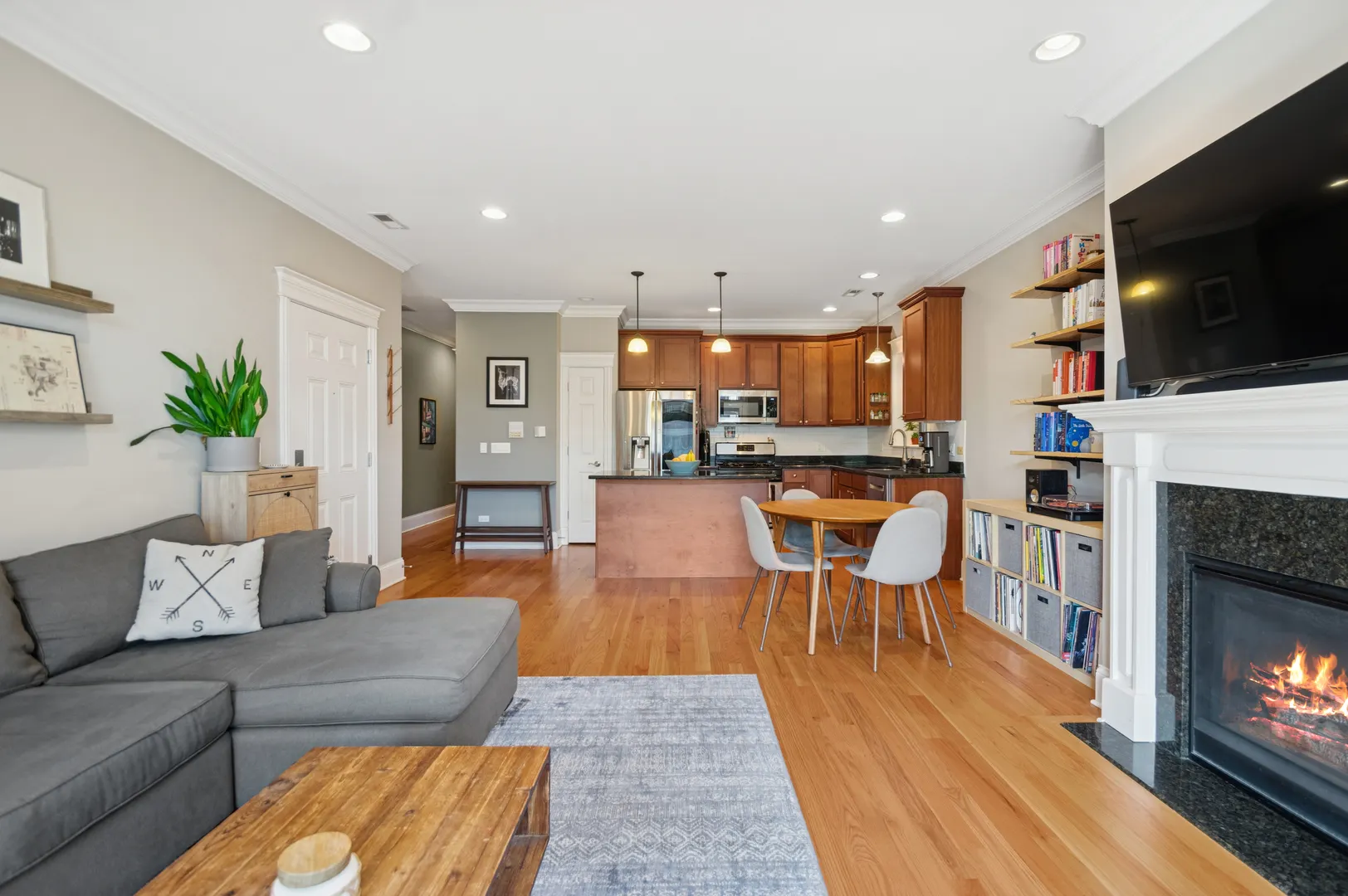 2250 W Foster Avenue 2E IL