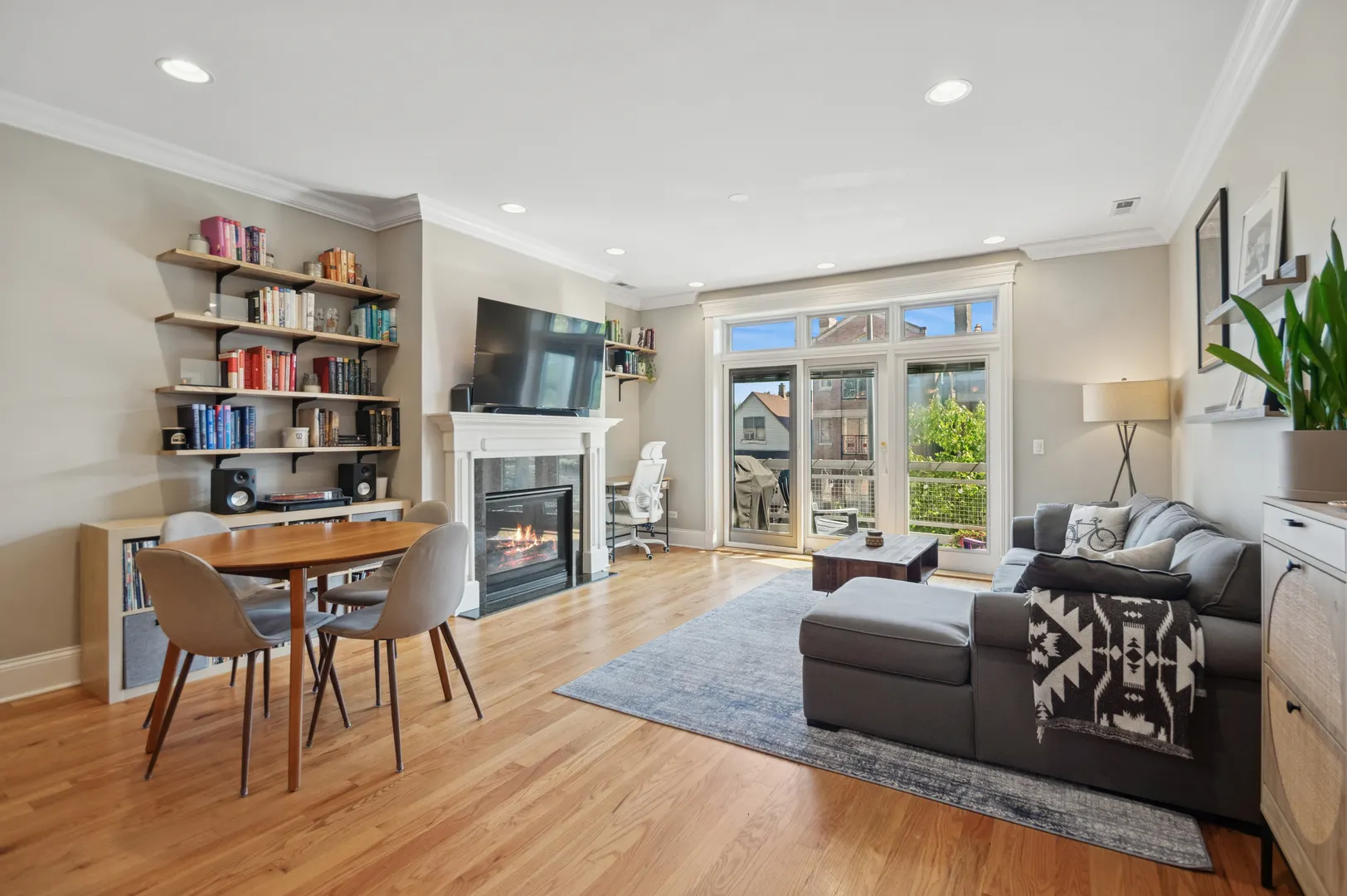 2250 W Foster Avenue 2E IL