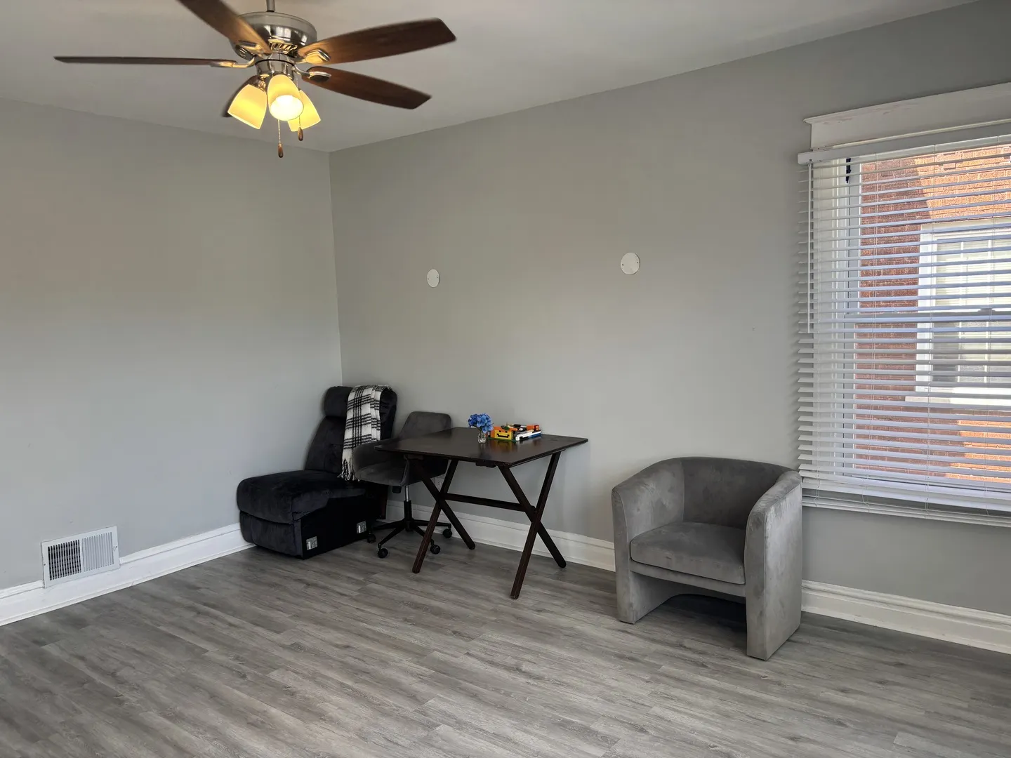 1704 N Mayfield Avenue IL