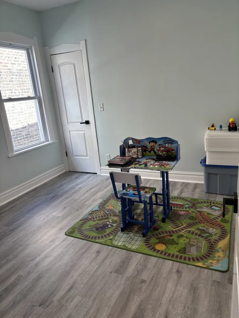 1704 N Mayfield Avenue IL