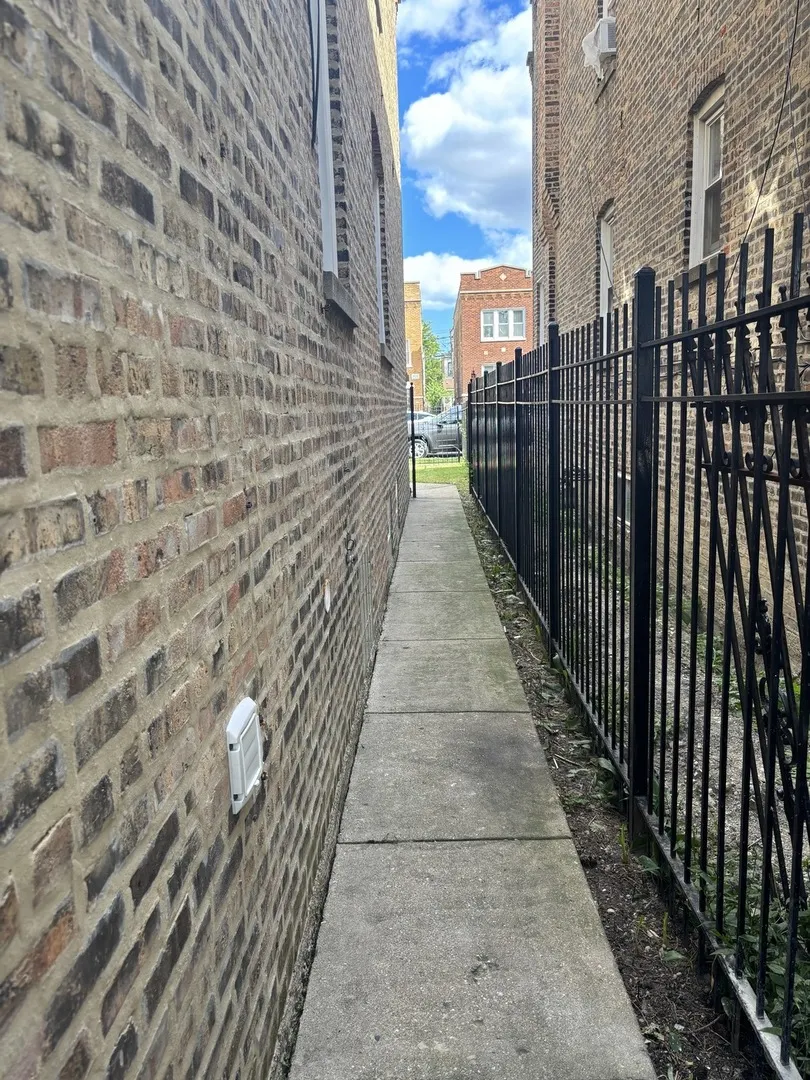 1704 N Mayfield Avenue IL