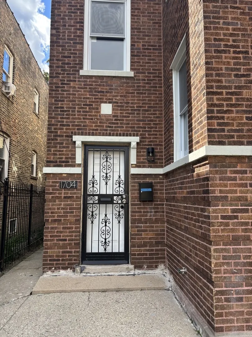1704 N Mayfield Avenue IL