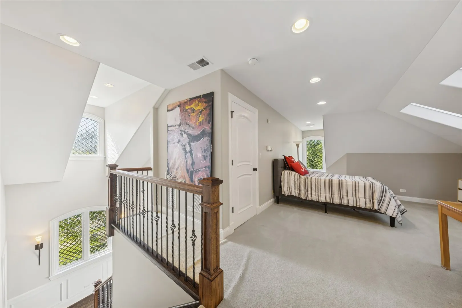 123 N Vine Street IL