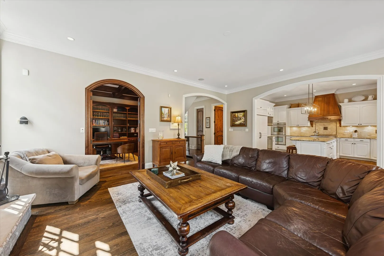 123 N Vine Street IL