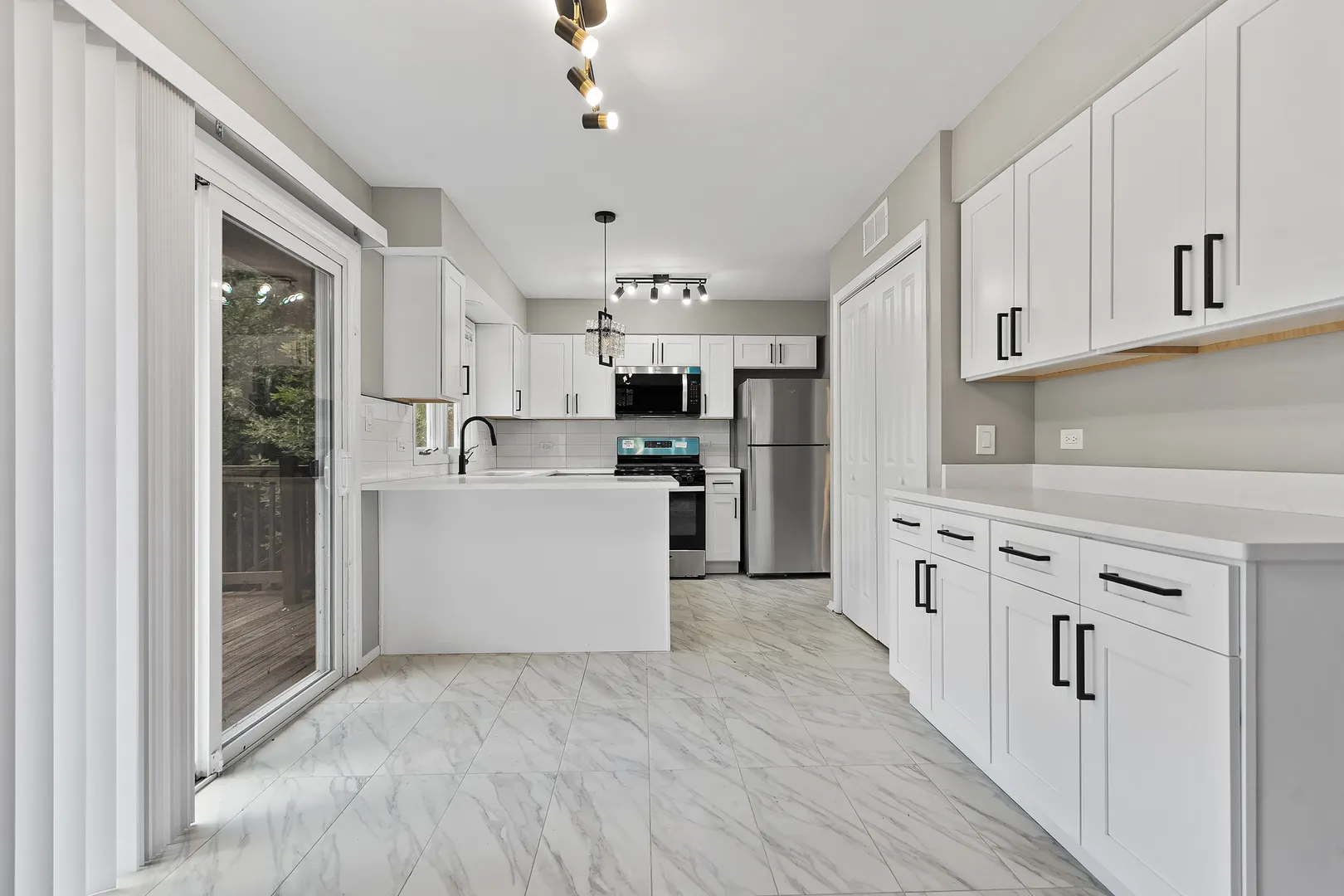 1245 WINAKI Trail IL