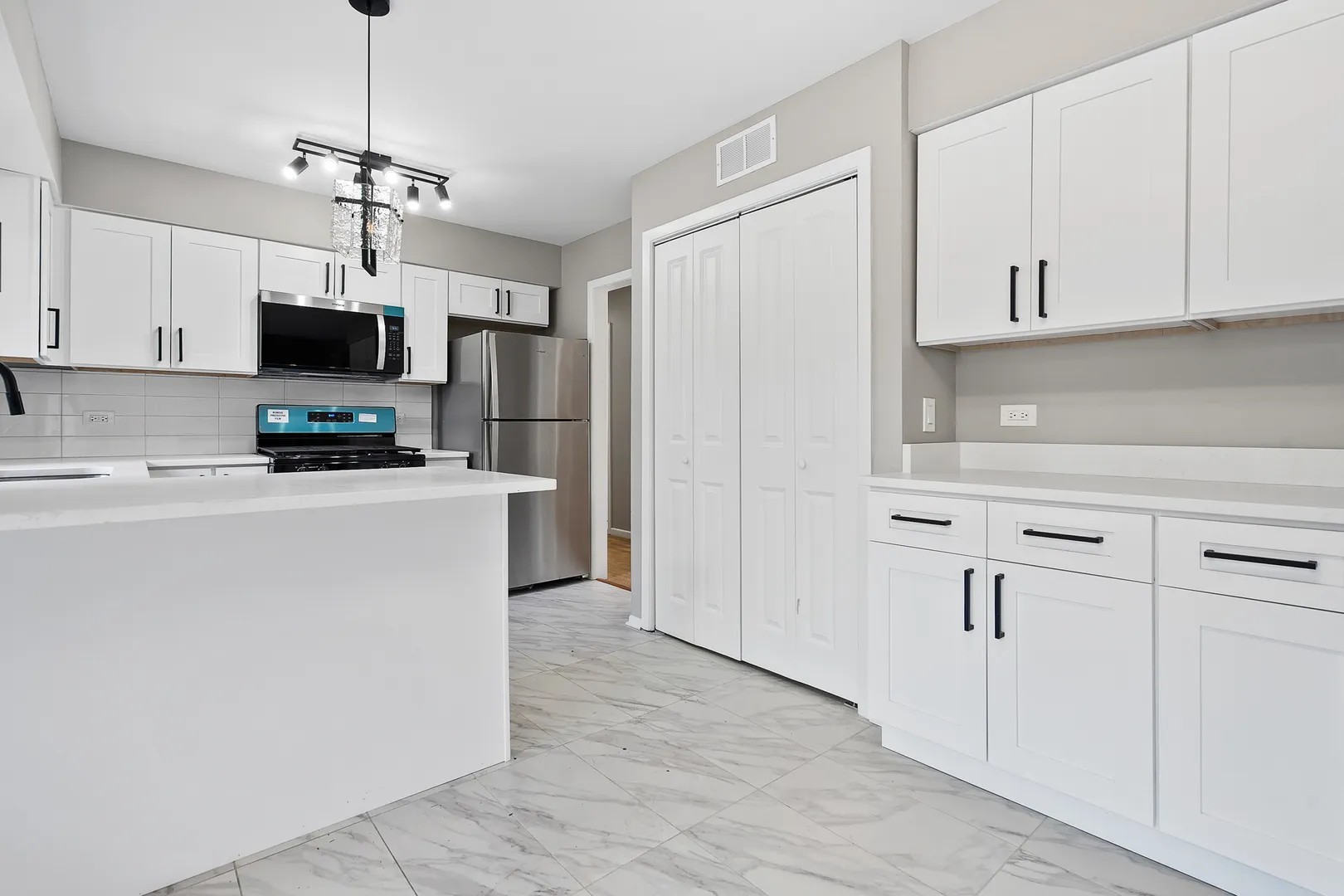 1245 WINAKI Trail IL