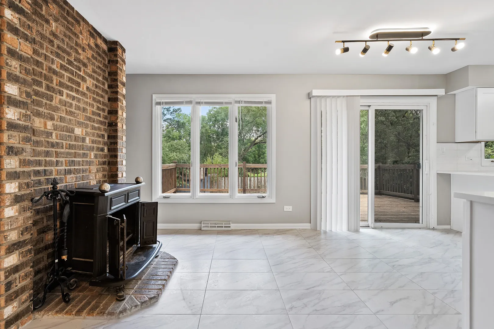 1245 WINAKI Trail IL