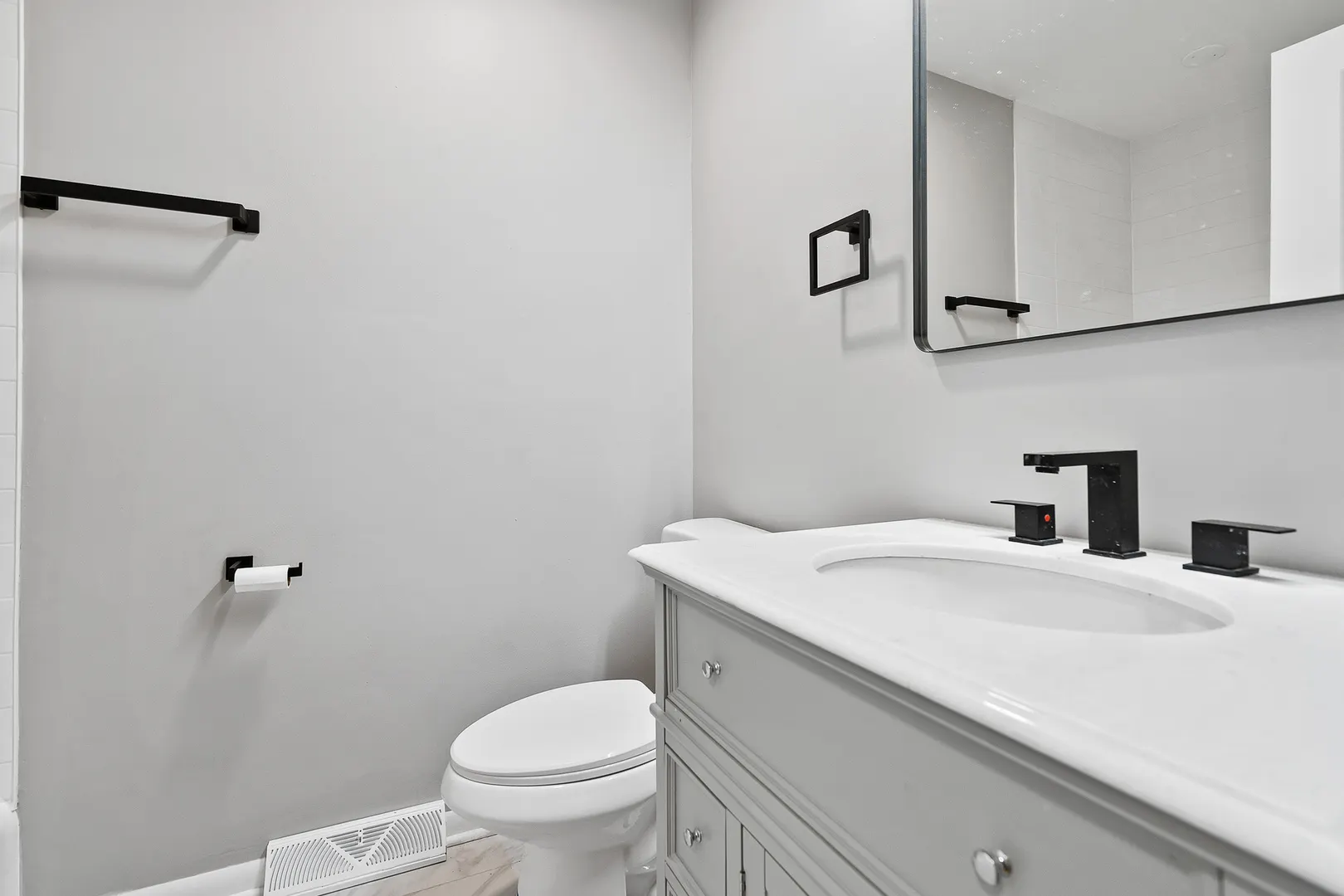 1245 WINAKI Trail IL