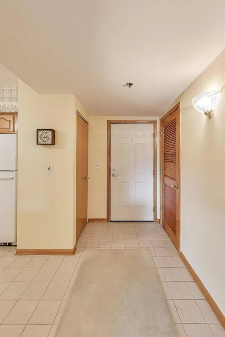1200 S Prospect Avenue 108 IL