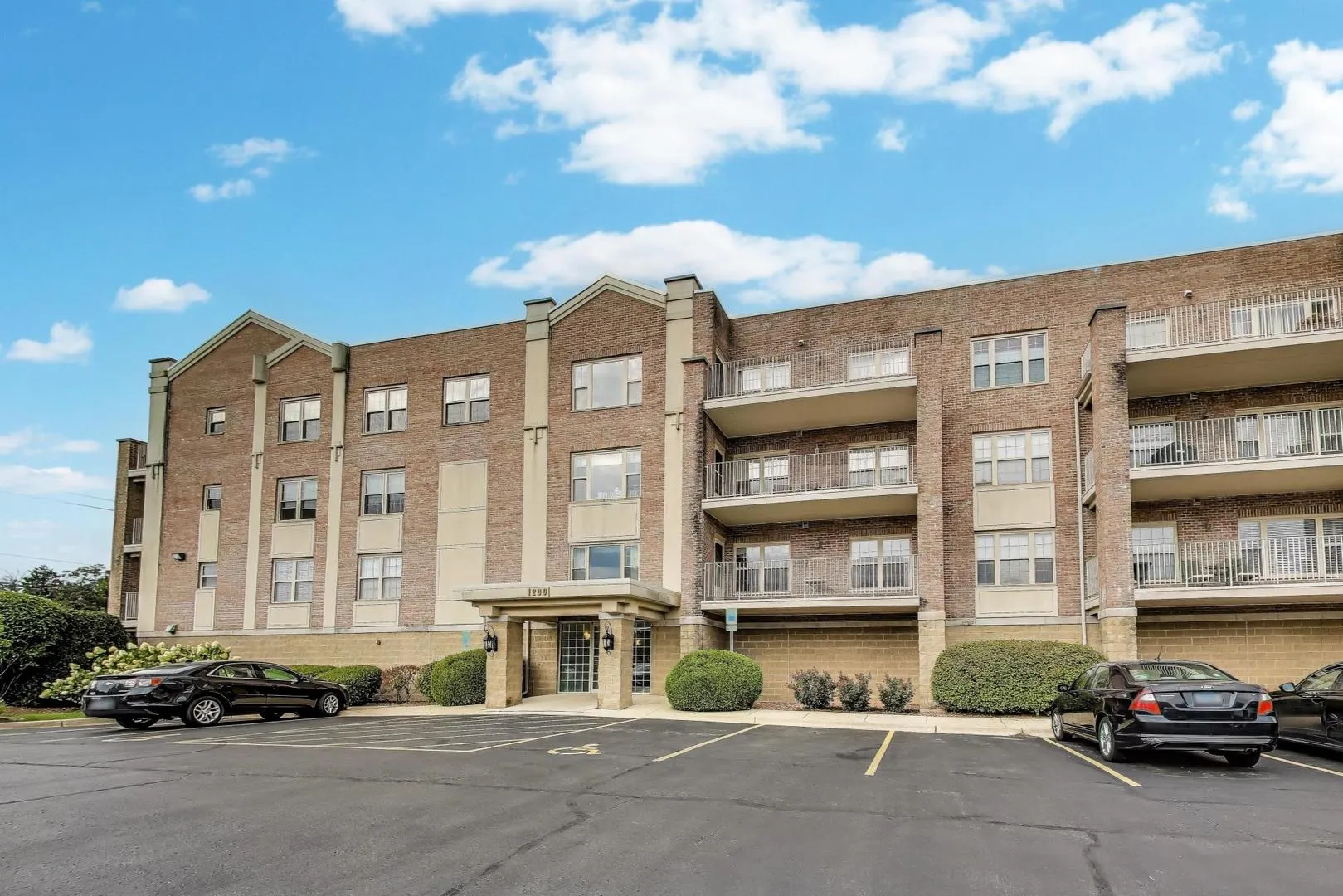1200 S Prospect Avenue 108 IL