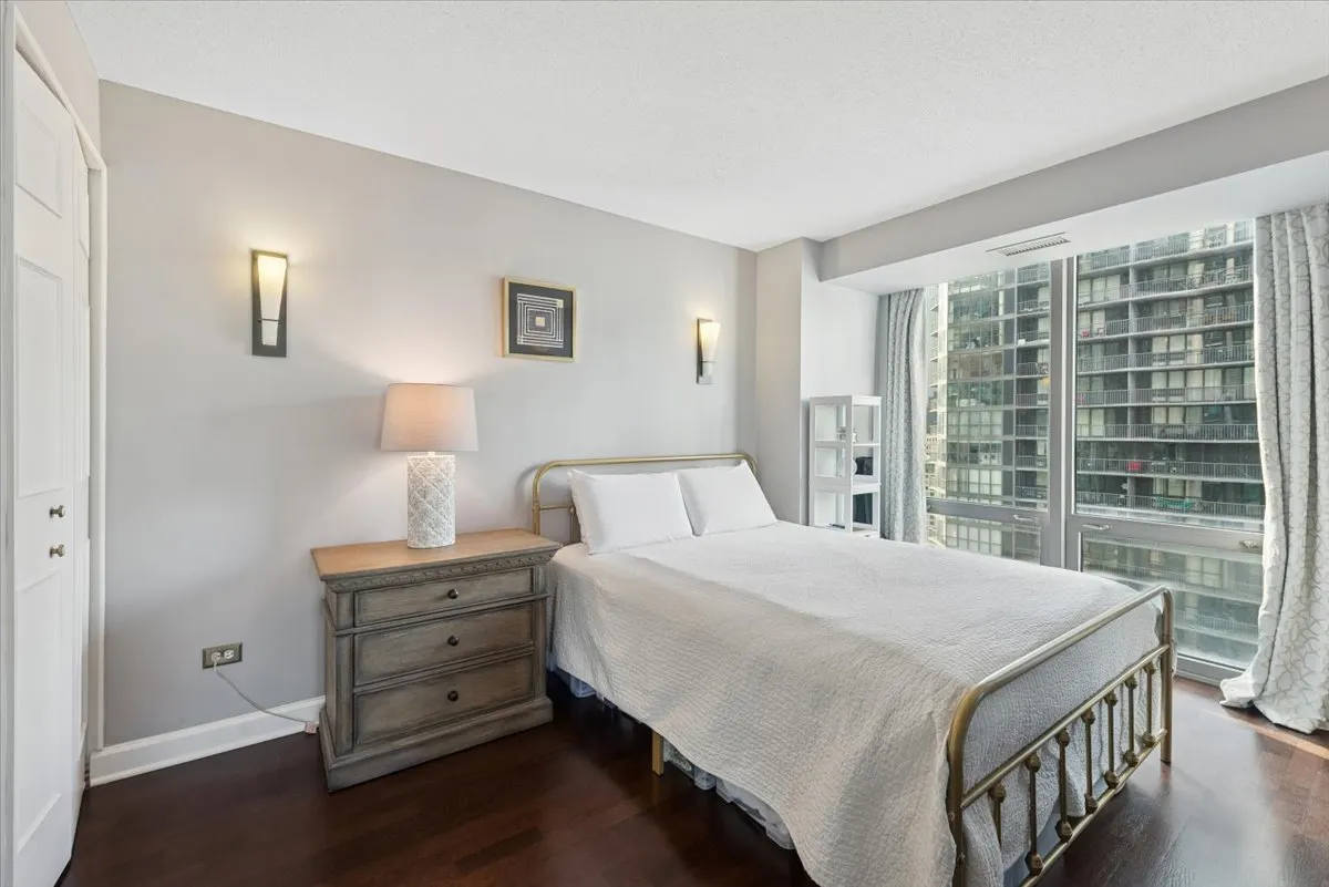 2 E Erie Street 2605 IL