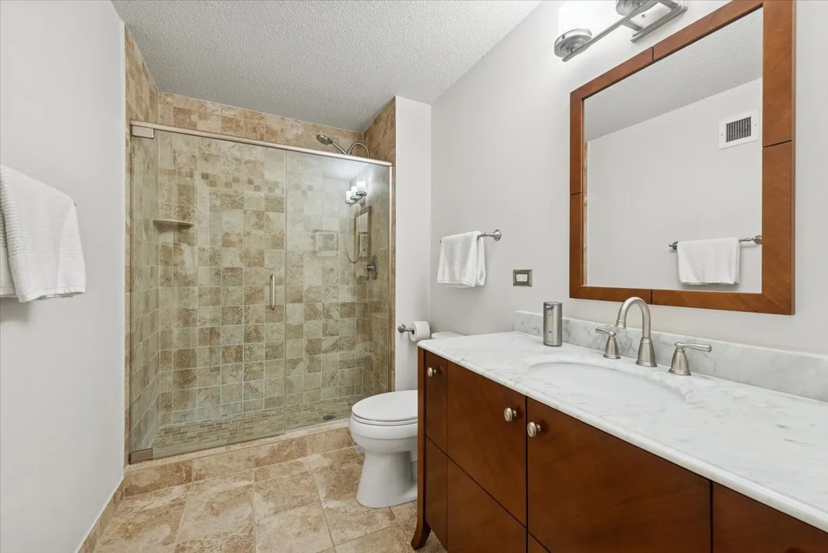 2 E Erie Street 2605 IL