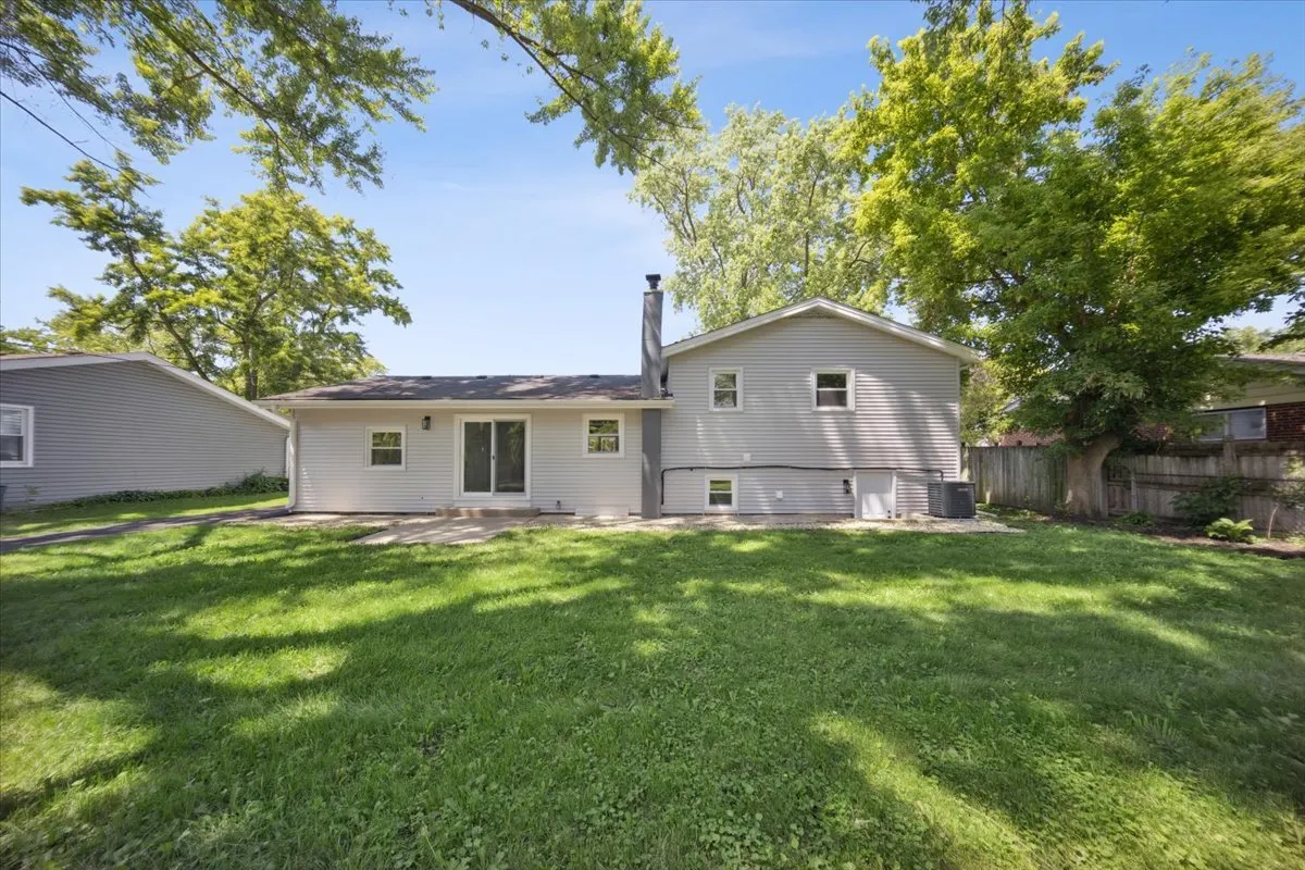 22W633 Burr Oak Drive IL