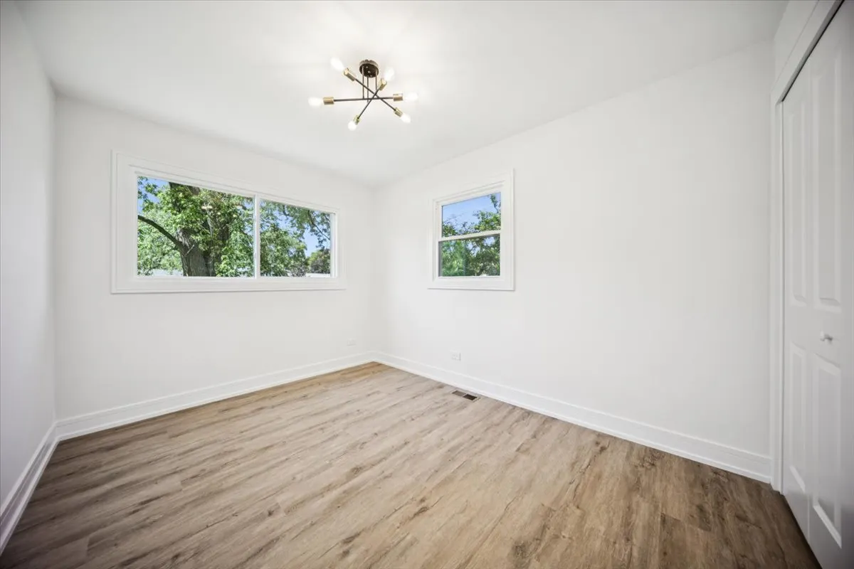22W633 Burr Oak Drive IL