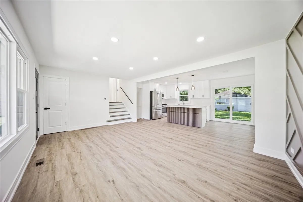 22W633 Burr Oak Drive IL